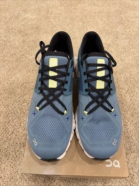 NWB On Running Cloud 10 Running Shoes - Blue/Black